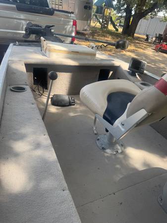 2004 Tracker, dovoz USA — foto 4 z 8