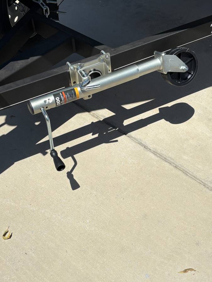 2018 Tracker, dovoz USA — foto 10 z 12