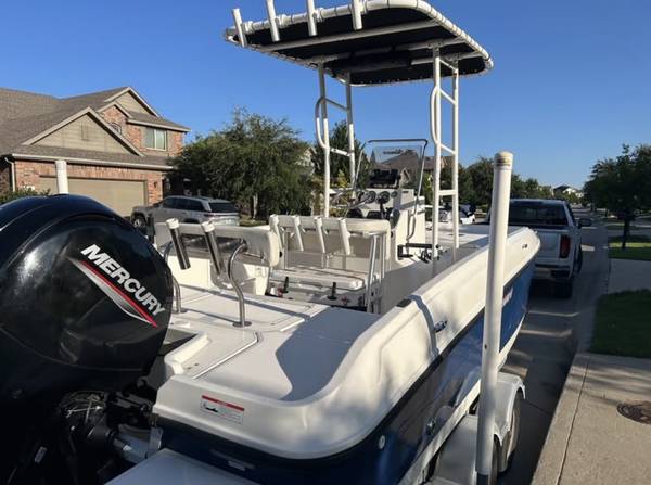 2021 Bayliner, dovoz USA — foto 3 z 8