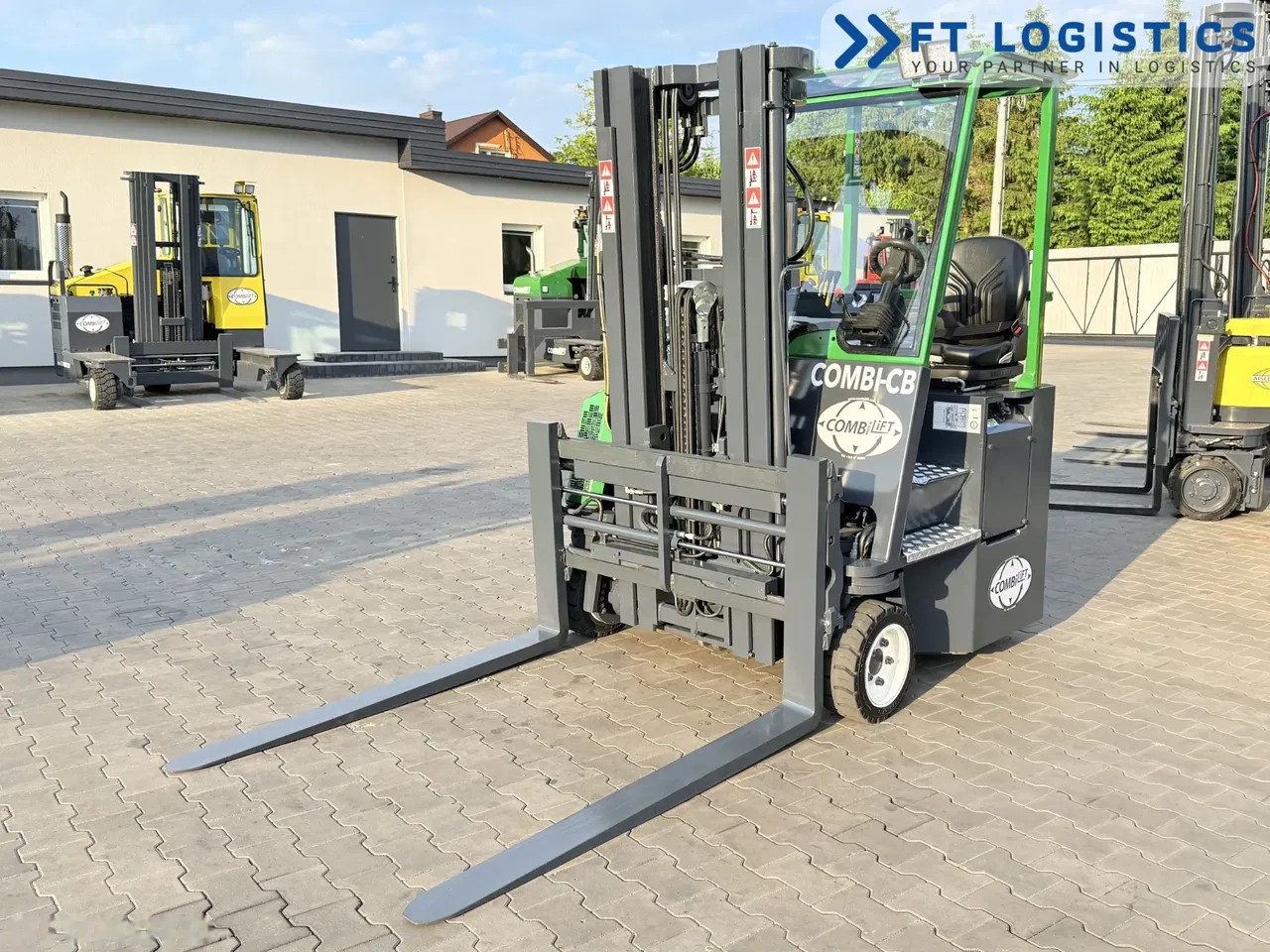 2017 Combilift WÓZEK, 3 415 mth, dovoz Skladom v EÚ — foto 1 z 24 2017 Combilift WÓZEK, 3 415 mth, dovoz Skladom v EÚ — foto 1 z 24