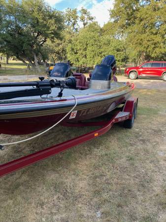 Skeeter, dovoz USA — foto 1 z 11 Skeeter, dovoz USA — foto 1 z 11