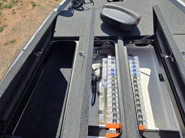 2021 Skeeter, dovoz USA — foto 9 z 12