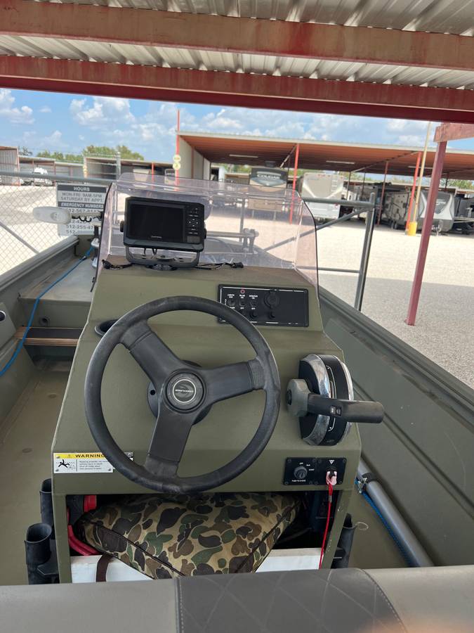 2022 Crestliner, dovoz USA — foto 5 z 12
