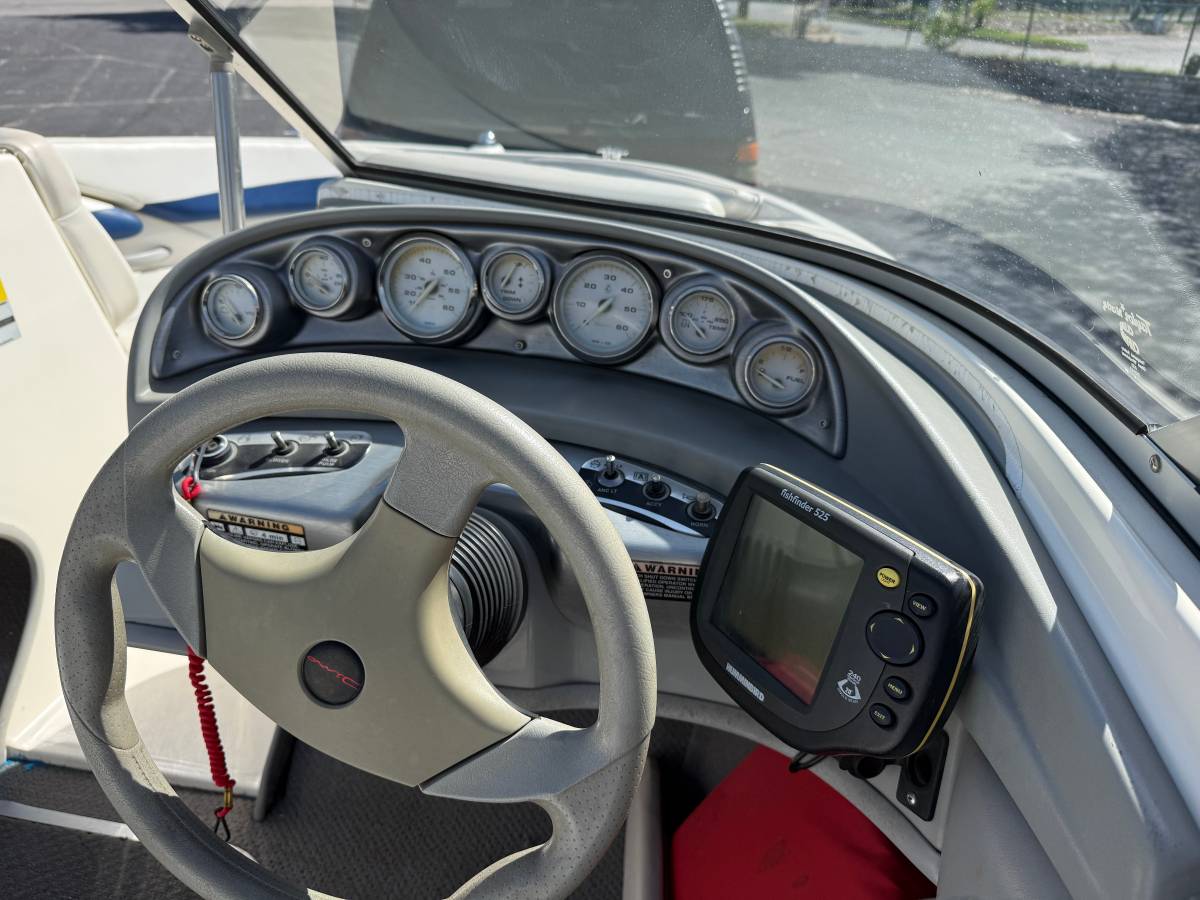 2005 Bayliner, dovoz USA — foto 7 z 12