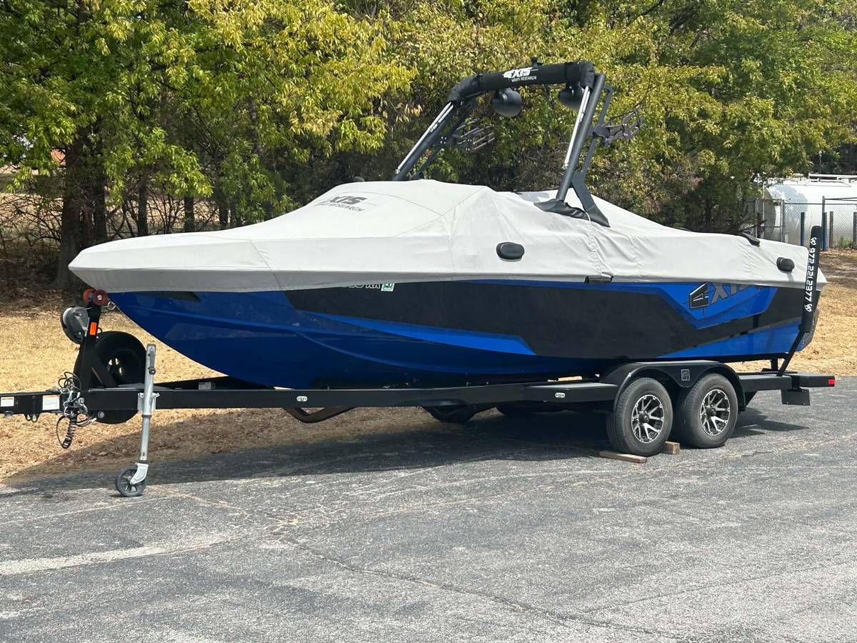 2021 Axis, dovoz USA — foto 2 z 12