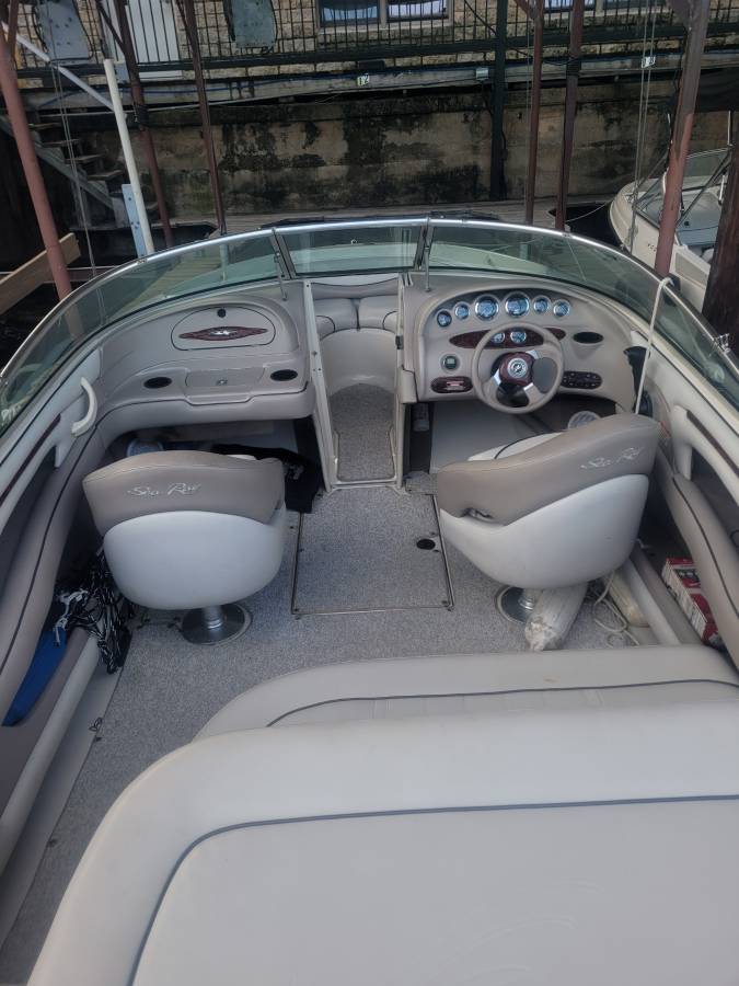 2002 Sea Ray, dovoz USA — foto 4 z 7