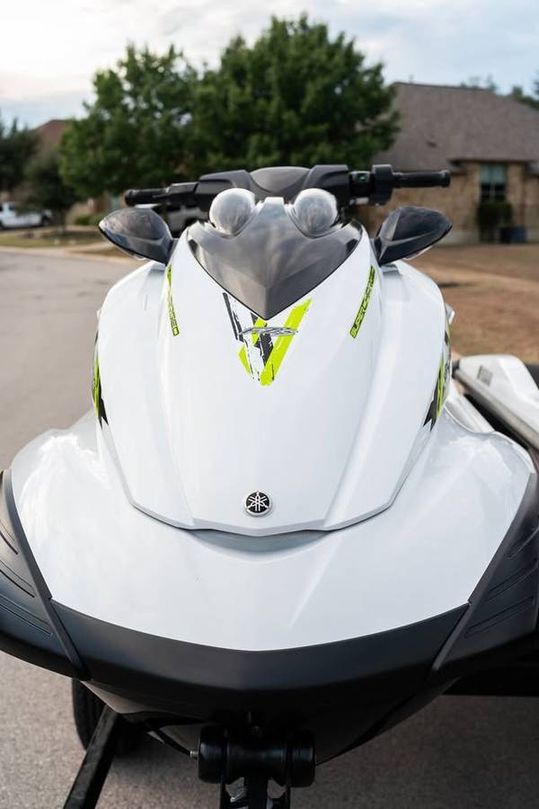 2015 Yamaha, dovoz USA — foto 1 z 4 2015 Yamaha, dovoz USA — foto 1 z 4