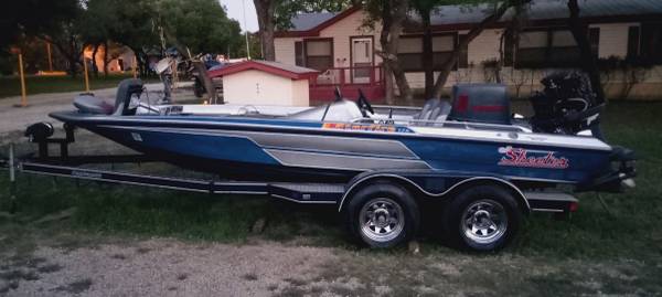 Skeeter, dovoz USA — foto 1 z 12 Skeeter, dovoz USA — foto 1 z 12