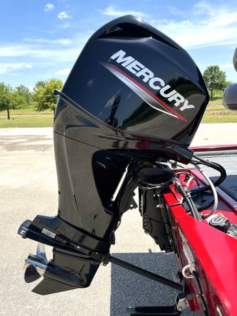 2025 Tracker, dovoz USA — foto 8 z 12