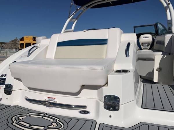 2016 Chaparral, dovoz USA — foto 4 z 7