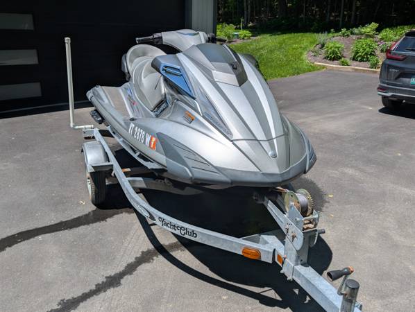2011 Yamaha, dovoz USA — foto 1