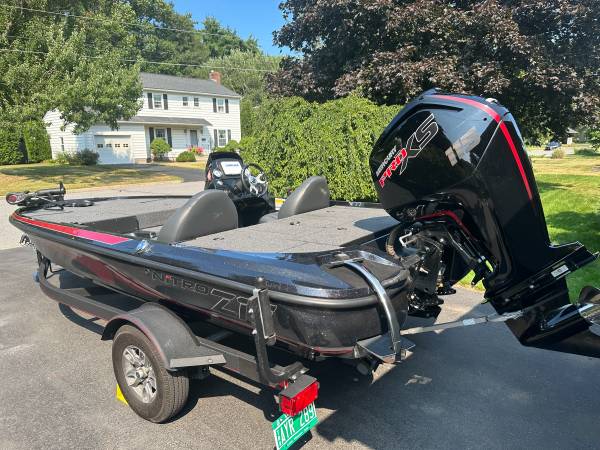 2024 Nitro, dovoz USA — foto 5 z 12
