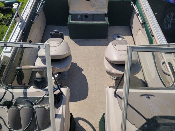 2001 Crestliner, dovoz USA — foto 12 z 12