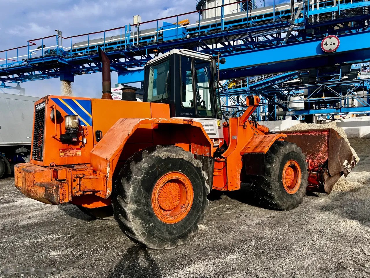 1997 Hitachi NAKLADAČ, 21 950 mth, dovoz Skladom v EÚ — foto 6 z 13