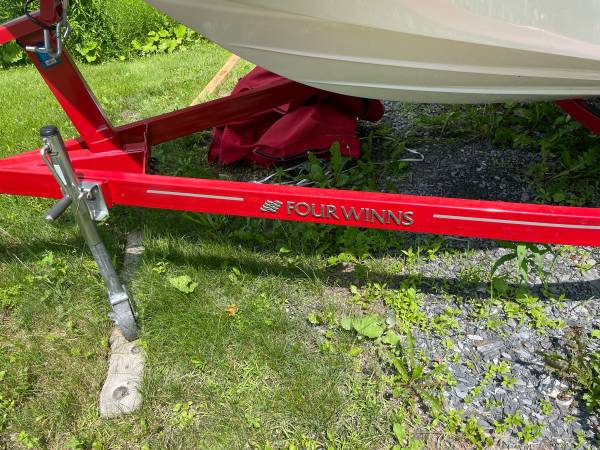 Four Winns, dovoz USA — foto 9 z 9