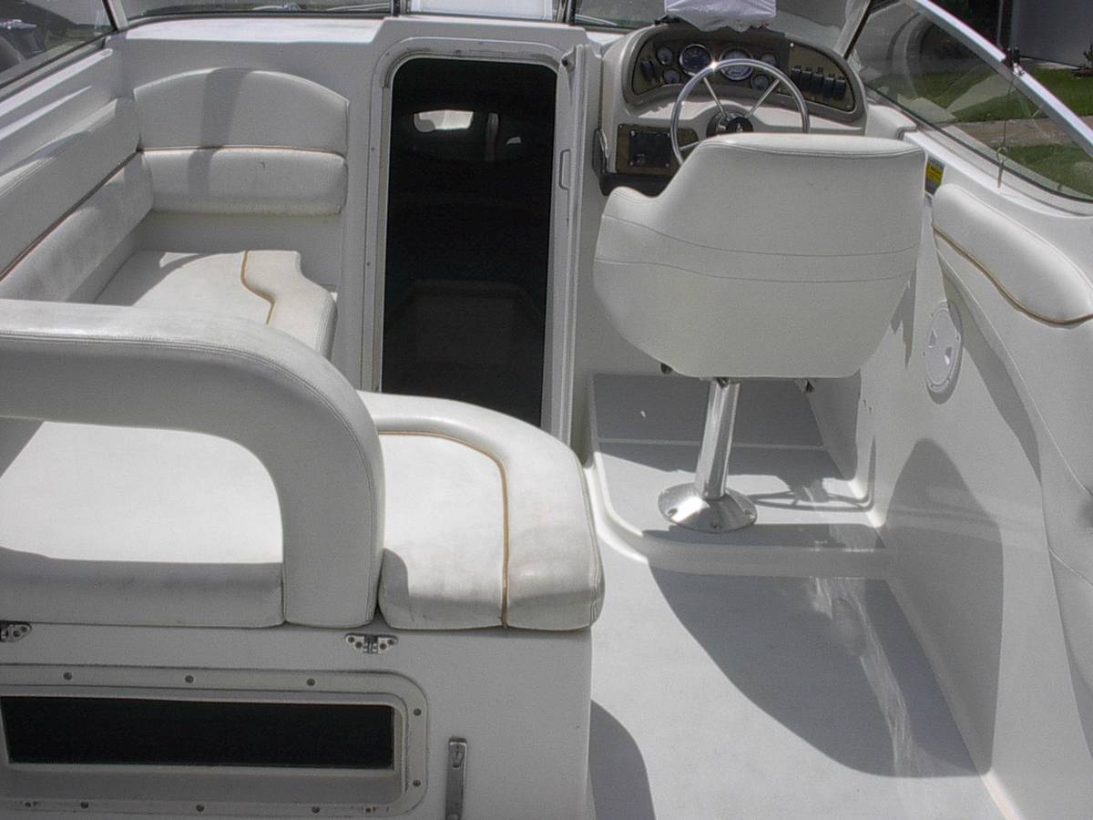 2001 Wellcraft, dovoz USA — foto 10 z 12