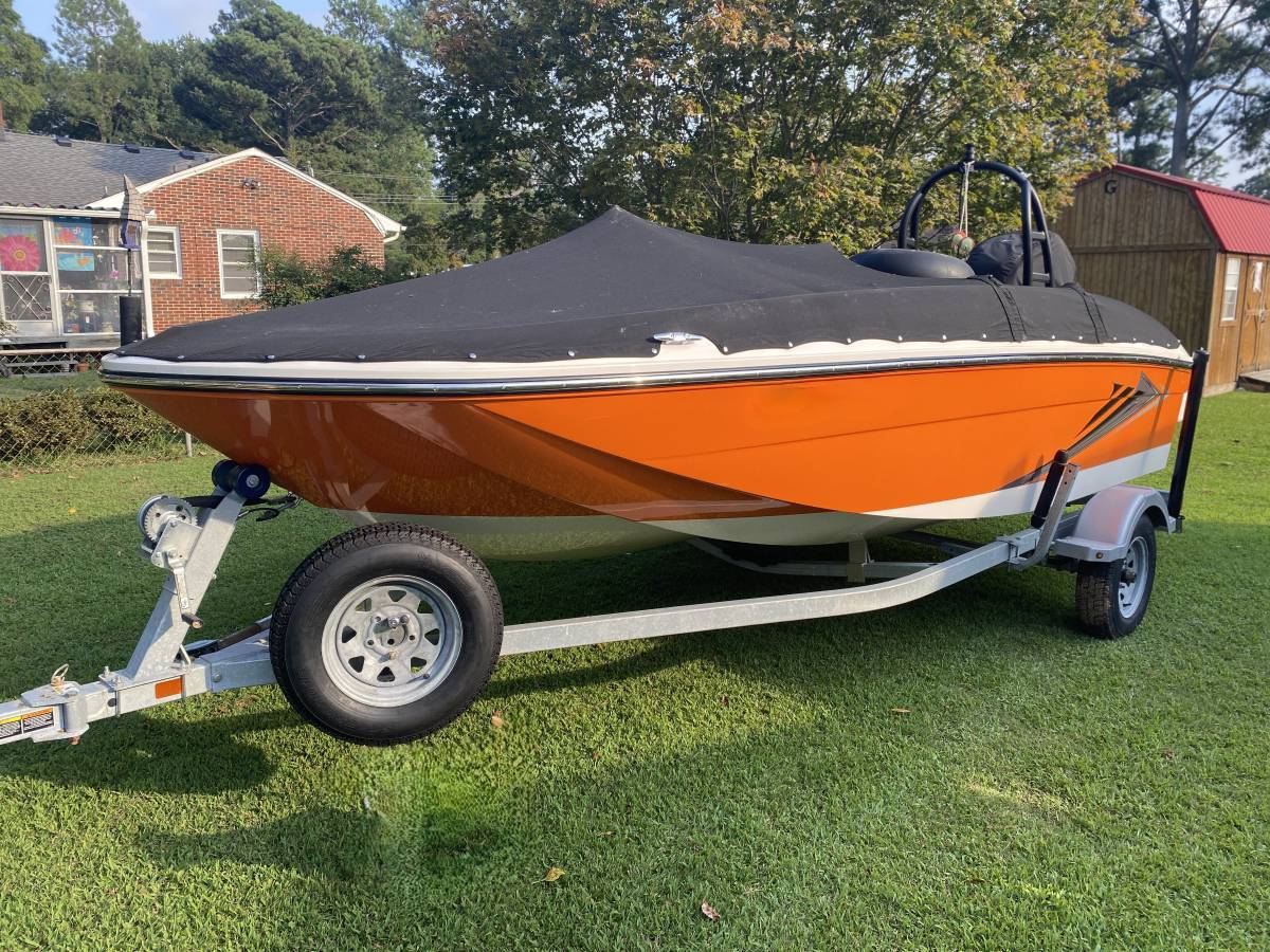 2020 Bayliner, dovoz USA — foto 4 z 12