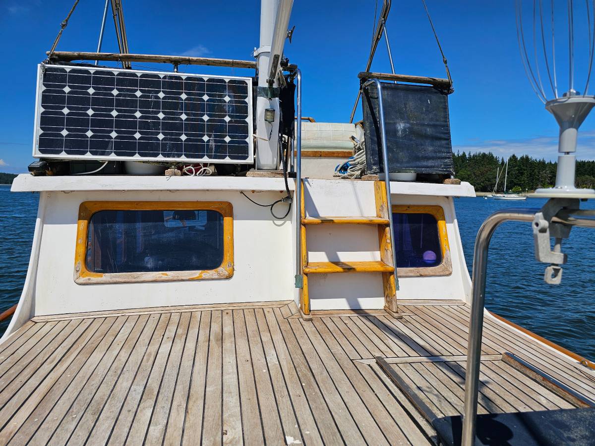 1977 36ft Puget Trawler, dovoz USA — foto 8 z 12