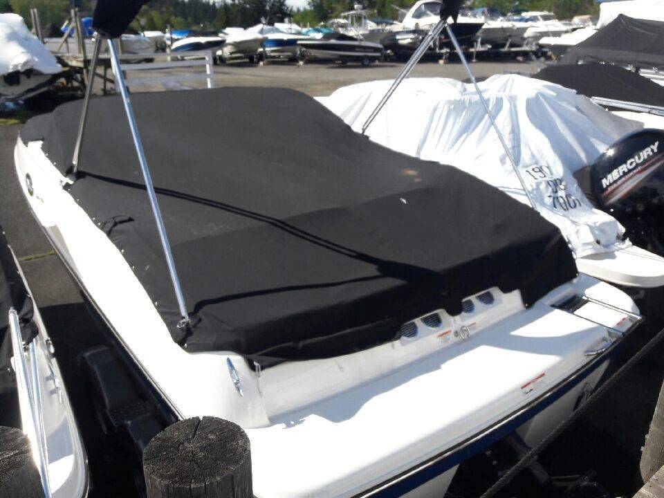 2017 Bayliner, dovoz USA — foto 2 z 8
