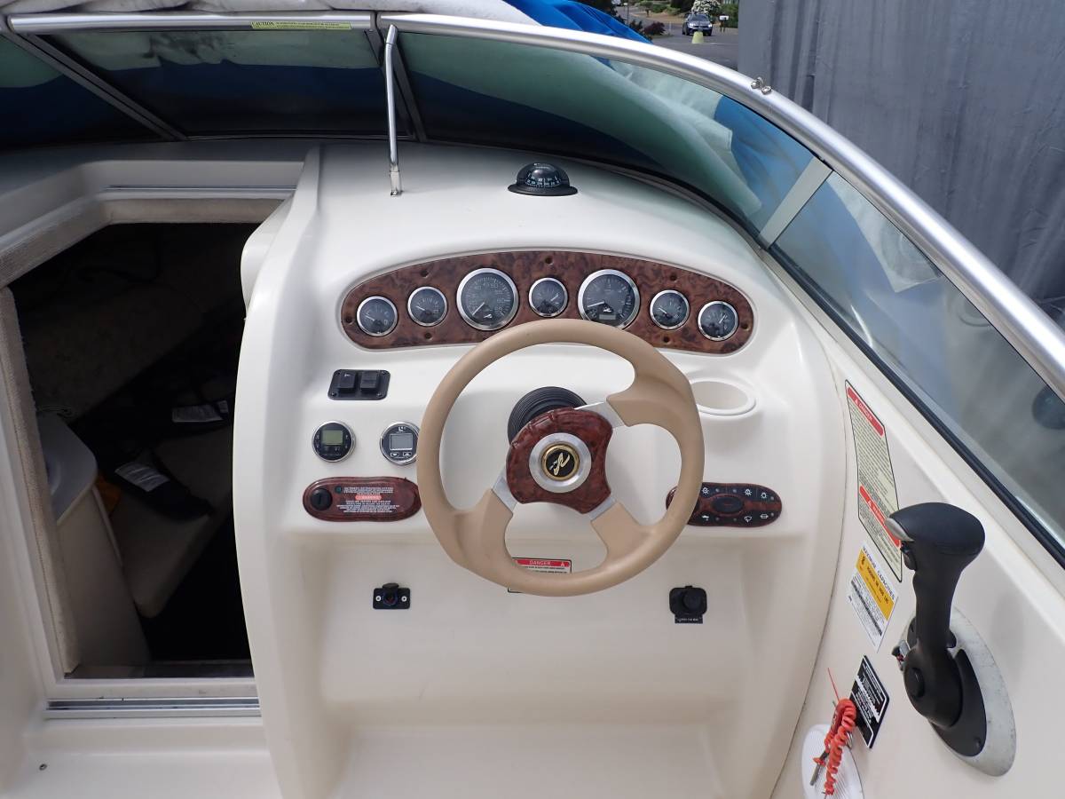 2002 Sea Ray, dovoz USA — foto 5 z 12