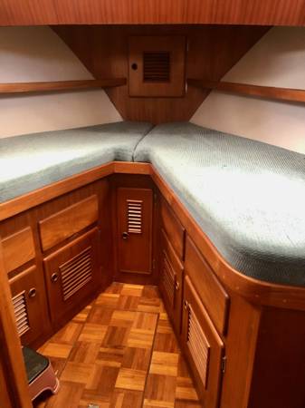 40’Tri Cabin Trawler, dovoz USA — foto 7 z 12
