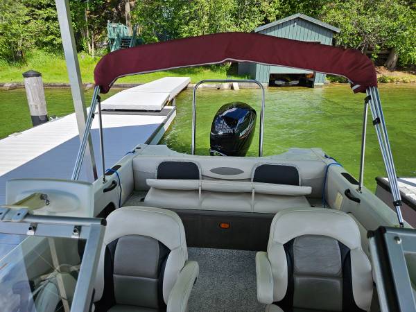 2011 Crestliner, dovoz USA — foto 6 z 7