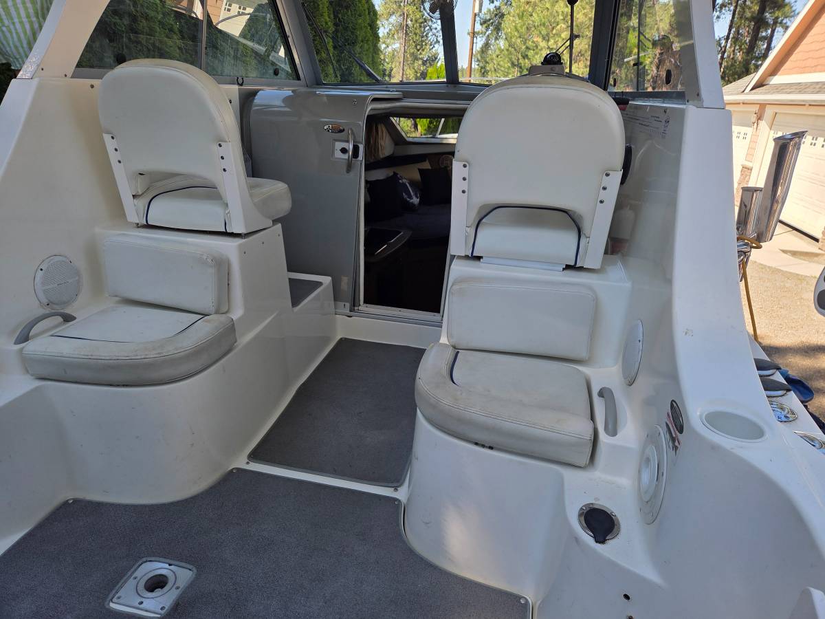 2007 Bayliner, dovoz USA — foto 3 z 12