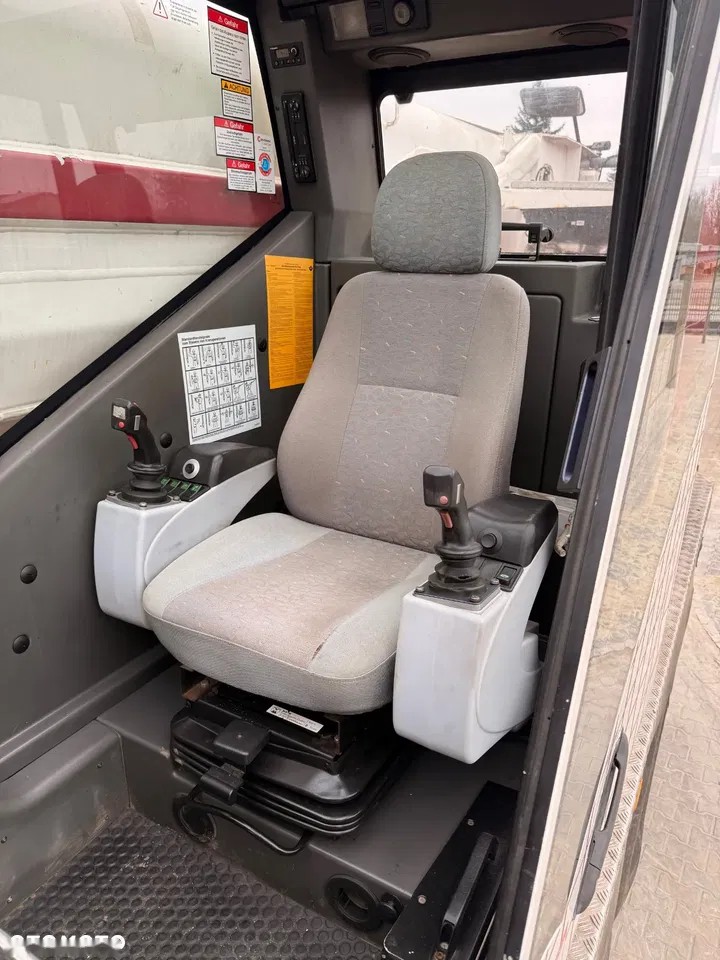 2005 Grove GMK 3055, 12 000 mth, dovoz Skladom v EÚ — foto 8 z 14