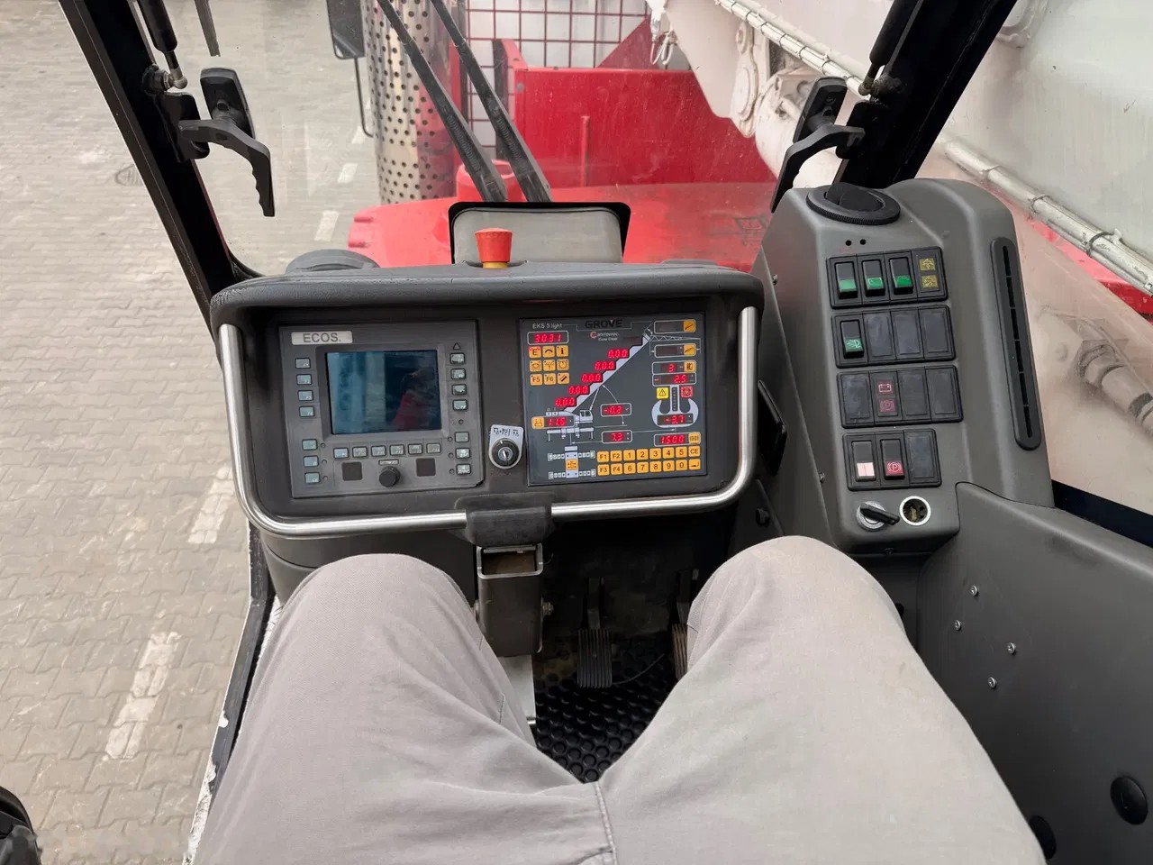 2005 Grove GMK 3055, 12 000 mth, dovoz Skladom v EÚ — foto 9 z 14