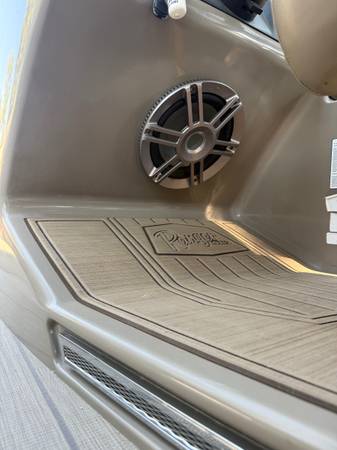 2023 Ranger, dovoz USA — foto 12 z 12