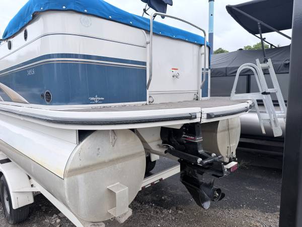 2005 Crestliner, dovoz USA — foto 10 z 11