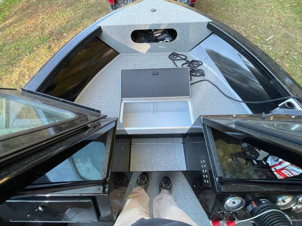 2024 Crestliner, dovoz USA — foto 8 z 12
