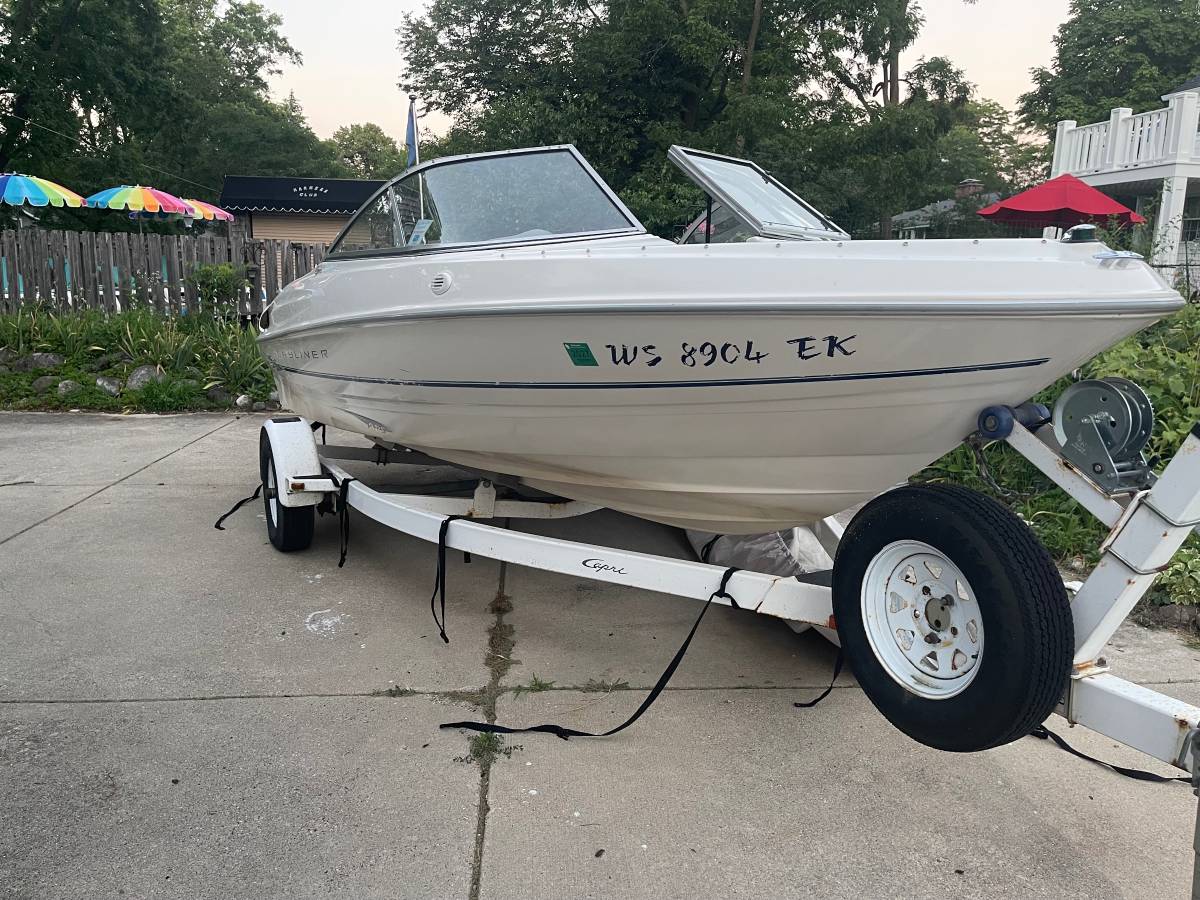 1998 Bayliner, dovoz USA — foto 2 z 7