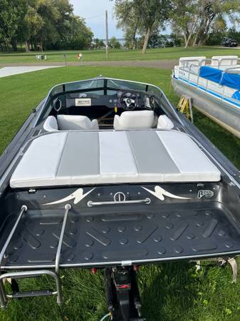 Checkmate Persuader 219, dovoz USA — foto 11 z 12