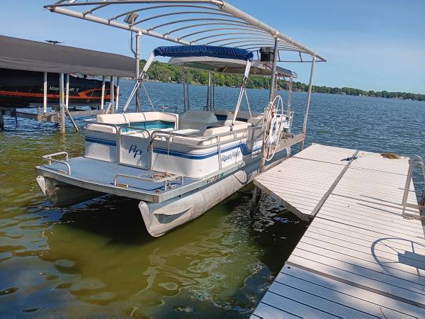 Pontoon boat, dovoz USA — foto 1