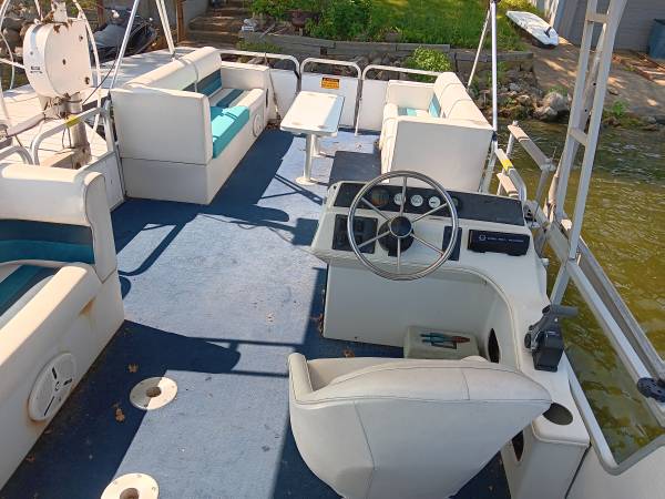 Pontoon boat, dovoz USA — foto 4 z 9