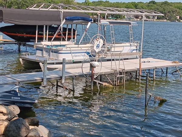 Pontoon boat, dovoz USA — foto 8 z 9