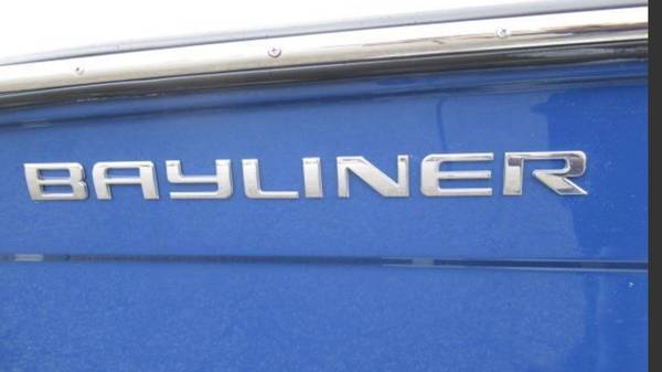 2021 Bayliner, dovoz USA — foto 2 z 12