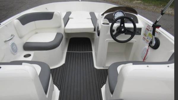 2021 Bayliner, dovoz USA — foto 4 z 12