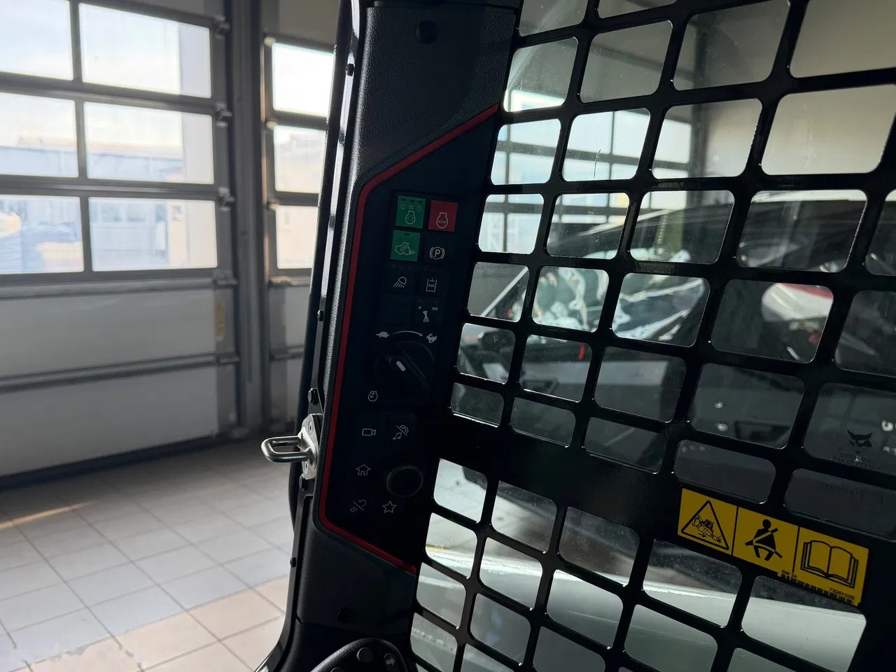 2025 Bobcat T76, 3 mth, dovoz Skladom v EÚ — foto 8 z 8