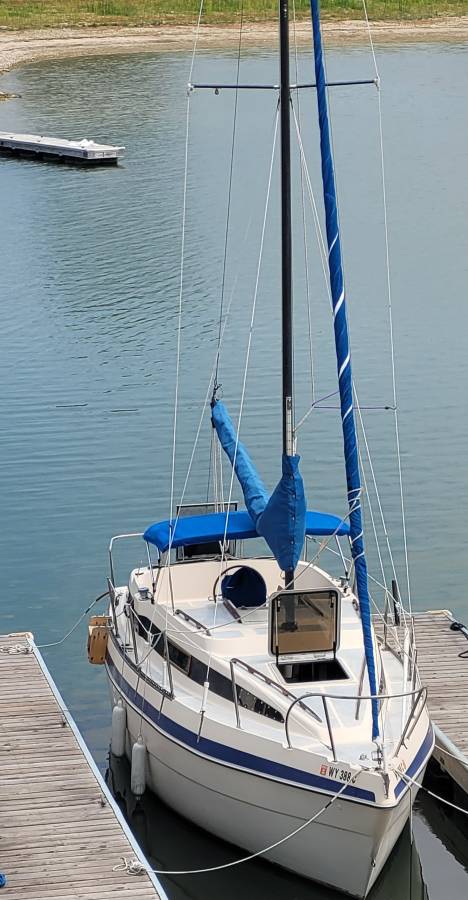28ft Buccaneer sailboat, dovoz USA — foto 1 z 8 28ft Buccaneer sailboat, dovoz USA — foto 1 z 8