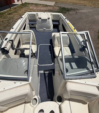 Bayliner, dovoz USA — foto 9 z 12
