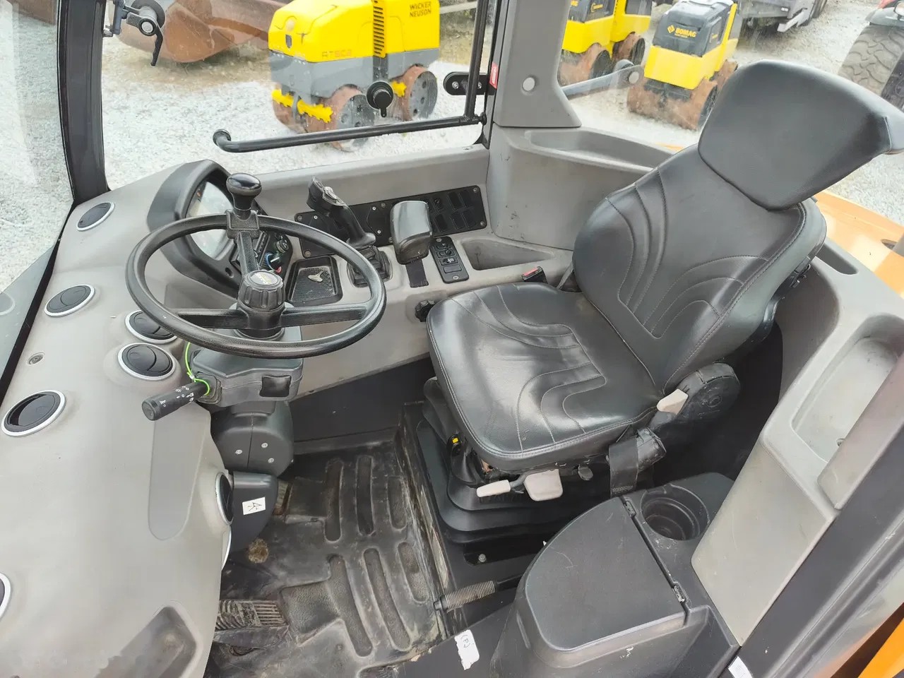 2019 Case 321F, 4 398 mth, dovoz Skladom v EÚ — foto 12 z 15