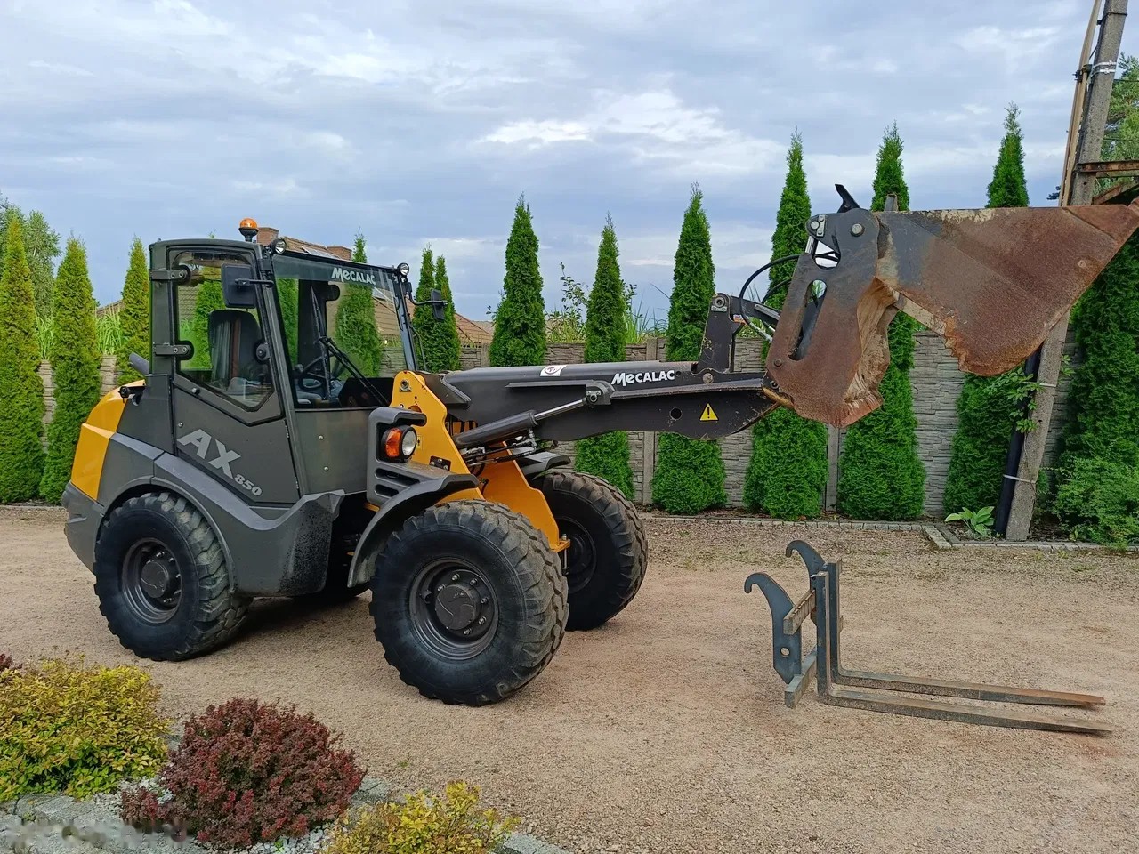 2017 Mecalac AX 850, dovoz Skladom v EÚ — foto 1