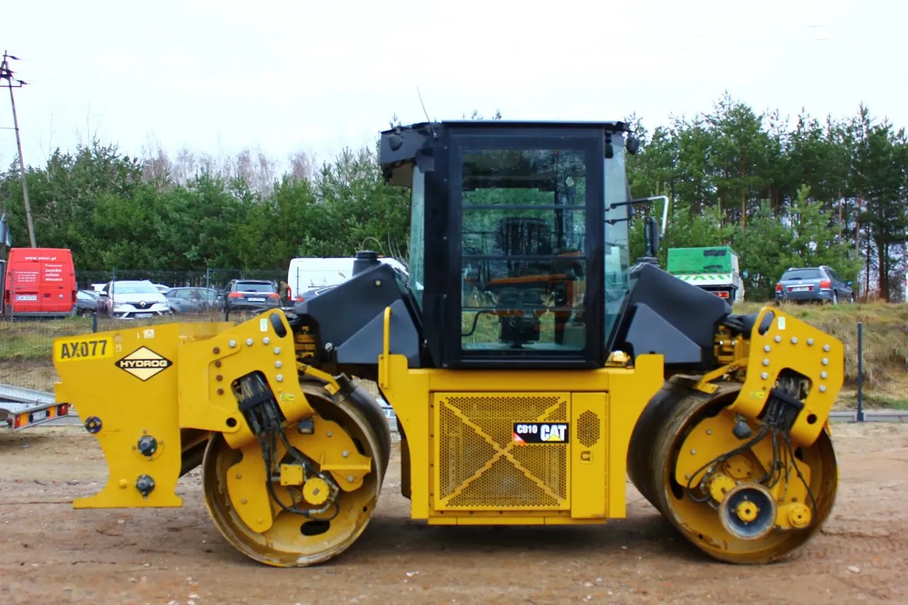 2017 Caterpillar CD10, 5 890 mth, dovoz Skladom v EÚ — foto 3 z 24