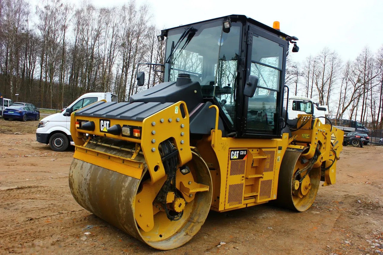 2017 Caterpillar CD10, 5 890 mth, dovoz Skladom v EÚ — foto 7 z 24
