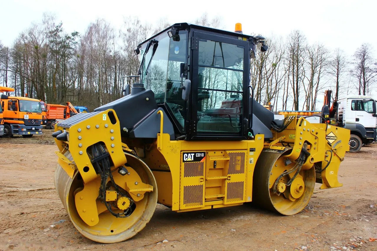 2017 Caterpillar CD10, 5 890 mth, dovoz Skladom v EÚ — foto 8 z 24