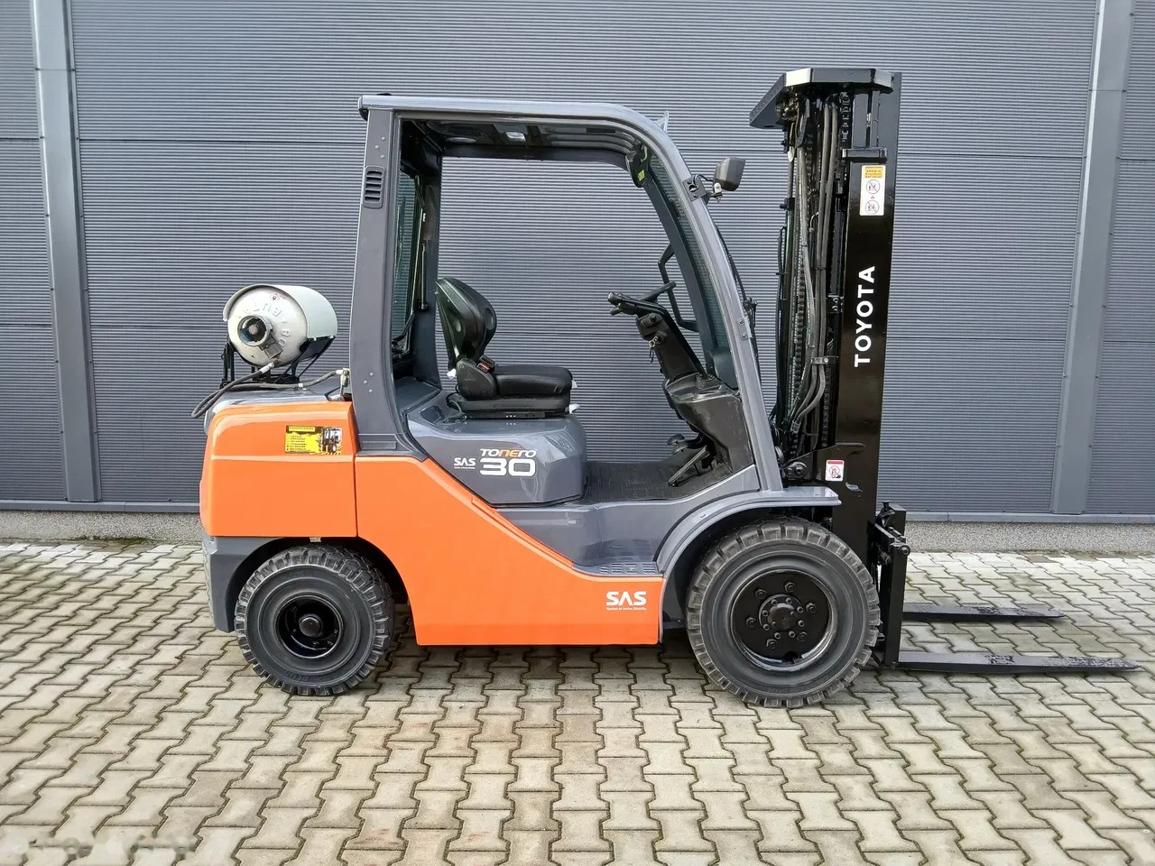 2015 Toyota 02-8FGF30, 6 241 mth, dovoz Skladom v EÚ — foto 2 z 11