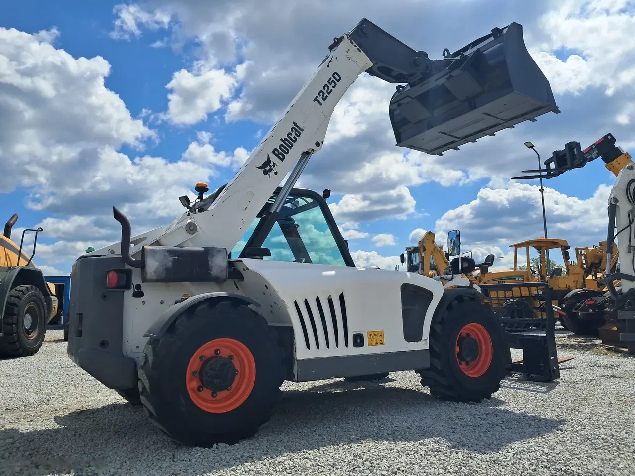 2014 Bobcat T2250, 2 034 mth, dovoz Skladom v EÚ — foto 9 z 12