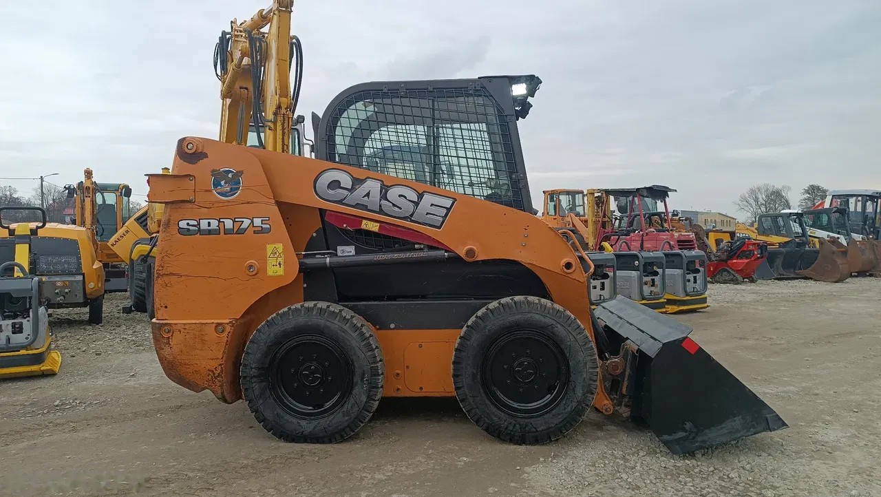 2014 Case SR 175, 3 000 mth, dovoz Skladom v EÚ — foto 3 z 13